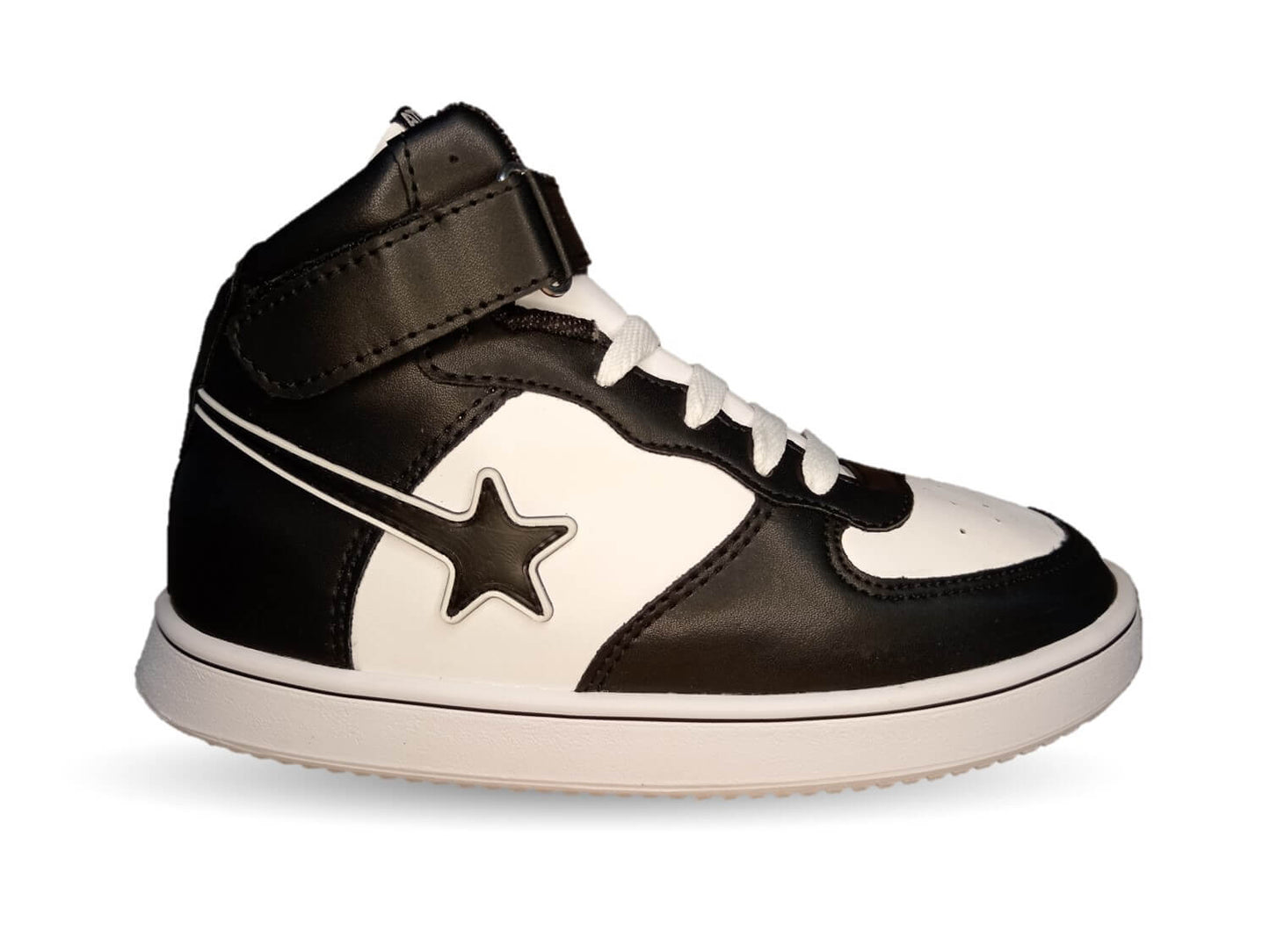 Tenis Urbano tipo Bota con agujetas Atrom 110 Negro/Blanco para niño