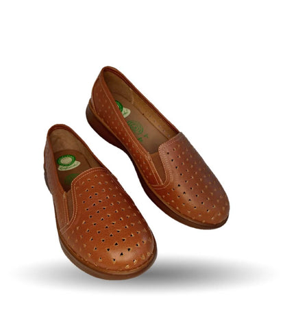 Zapato de Confort y Casual de piel de ternera con suela extra ligera y Shock Point Capricho 23017 Brandy para mujer