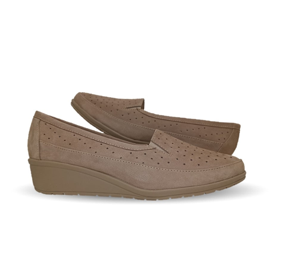 Zapato de Confort y Casual de piel de ternera con Shock Point Capricho 6041 Nobuck Nuez para mujer