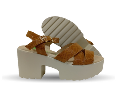 Sandalia de Confort de piel de ternera con Shock Point Capricho 82001 Serpiente Camel para mujer