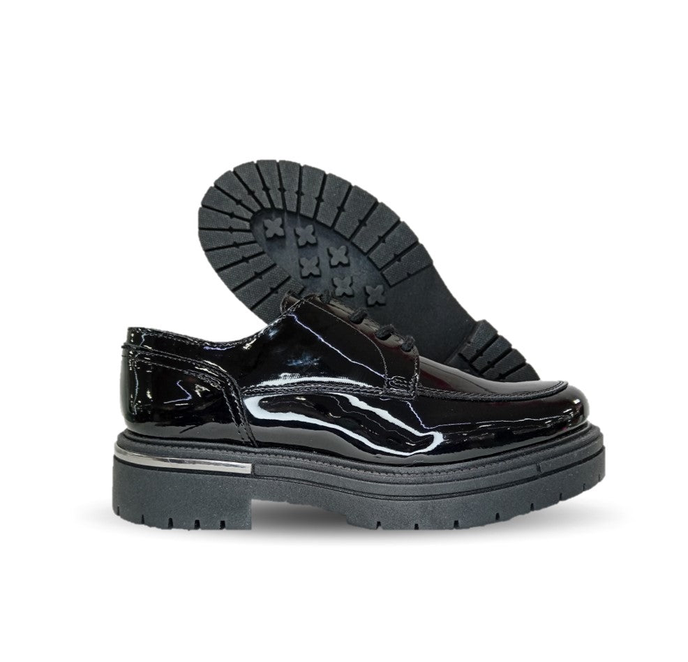 Zapato Casual y Escolar con agujetas Chabelo 745 Charol Negro para niña