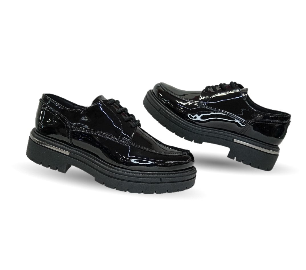 Zapato Casual y Escolar con agujetas Chabelo 745 Charol Negro para niña