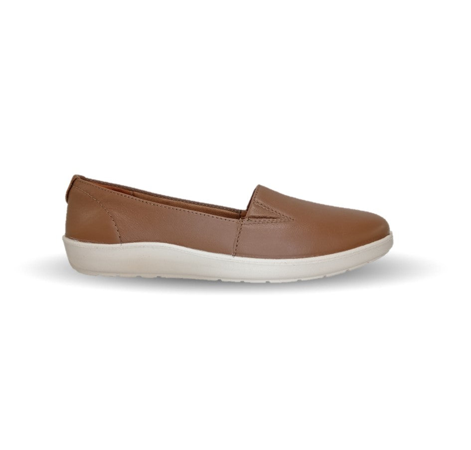 Zapato de Confort y Casual Slip On de piel con sistema Walking Soft Flexi 101905 Tan para mujer