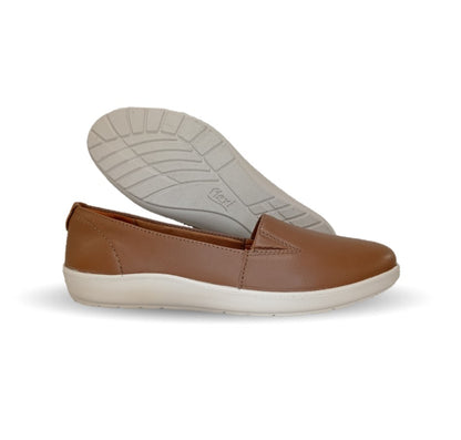 Zapato de Confort y Casual Slip On de piel con sistema Walking Soft Flexi 101905 Tan para mujer