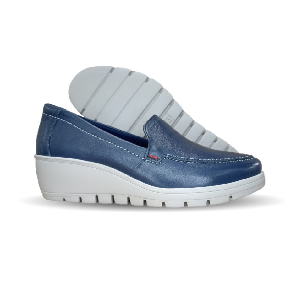 Zapato de Confort y Casual Loafer de piel con Plataforma con suela extra ligera Flexi 104806 Azul para mujer