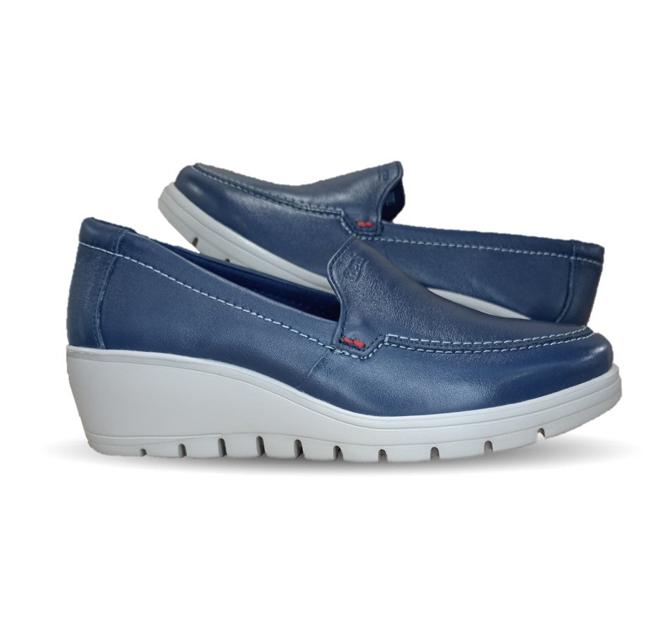 Zapato de Confort y Casual Loafer de piel con Plataforma con suela extra ligera Flexi 104806 Azul para mujer