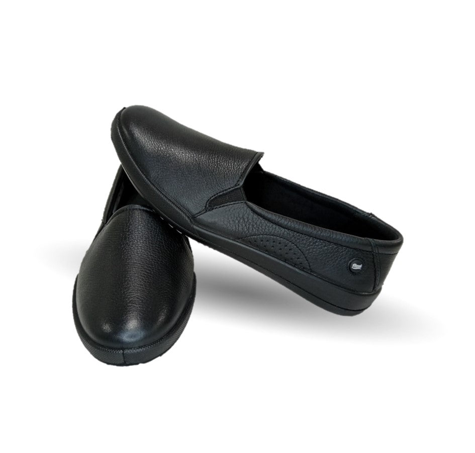 Zapato de Confort y Casual Slip On de piel con sistema de mejor agarre Flexi 106302 Negro para mujer