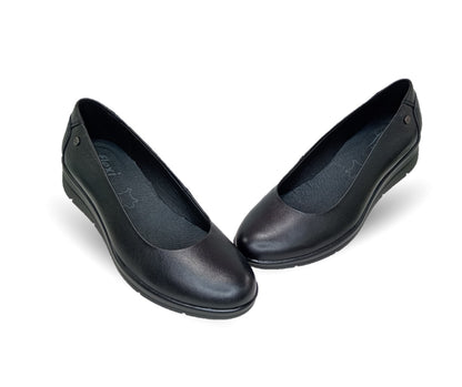 Zapato Casual y de Confort tipo balerina de piel con cuña baja Flexi 130401 Negro para mujer