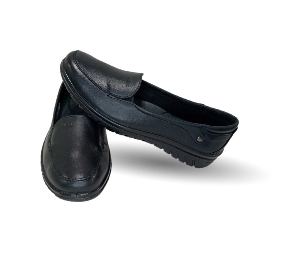 Zapato tipo Flat Casual y de Confort de piel con sistema Walking Soft Flexi 35306 Negro para mujer
