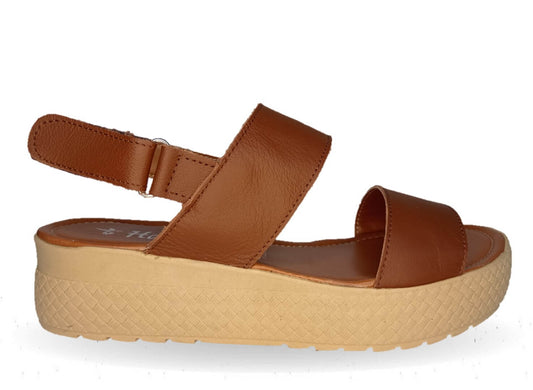 Sandalia de piel con plataforma baja Hannia 1011 Café para mujer