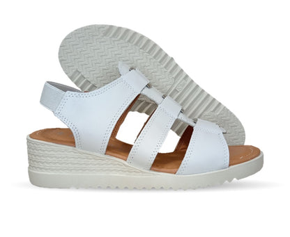 Sandalia Casual de piel con cuña baja Hannia 110 Beige para mujer