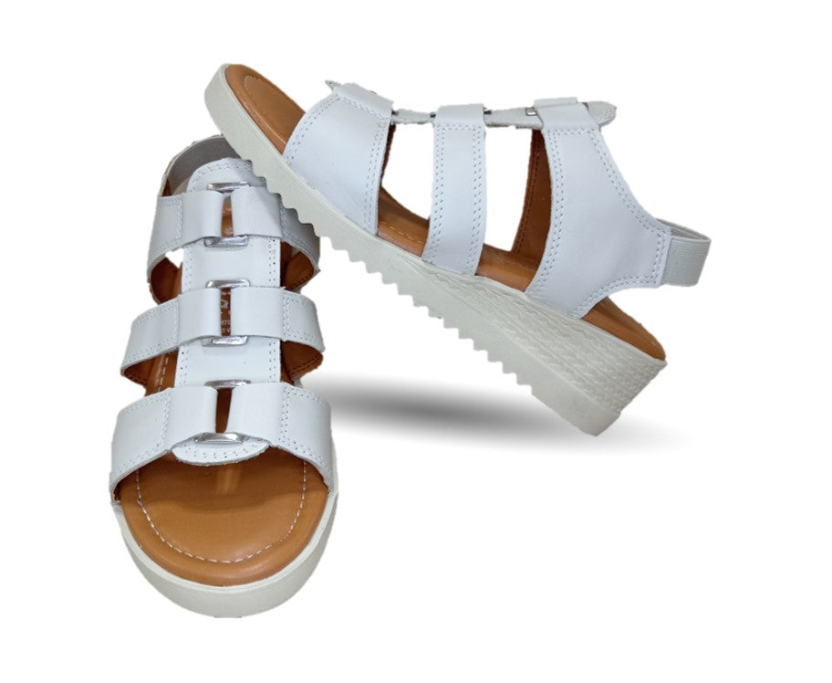 Sandalia Casual de piel con cuña baja Hannia 110 Beige para mujer