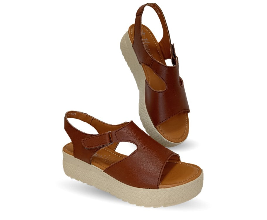 Sandalia Casual de piel con plataforma baja Hannia 130 Tan para mujer
