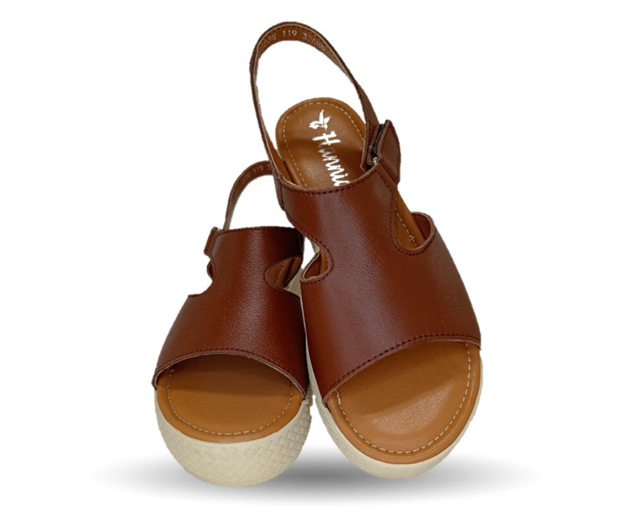Sandalia Casual de piel con plataforma baja Hannia 130 Tan para mujer