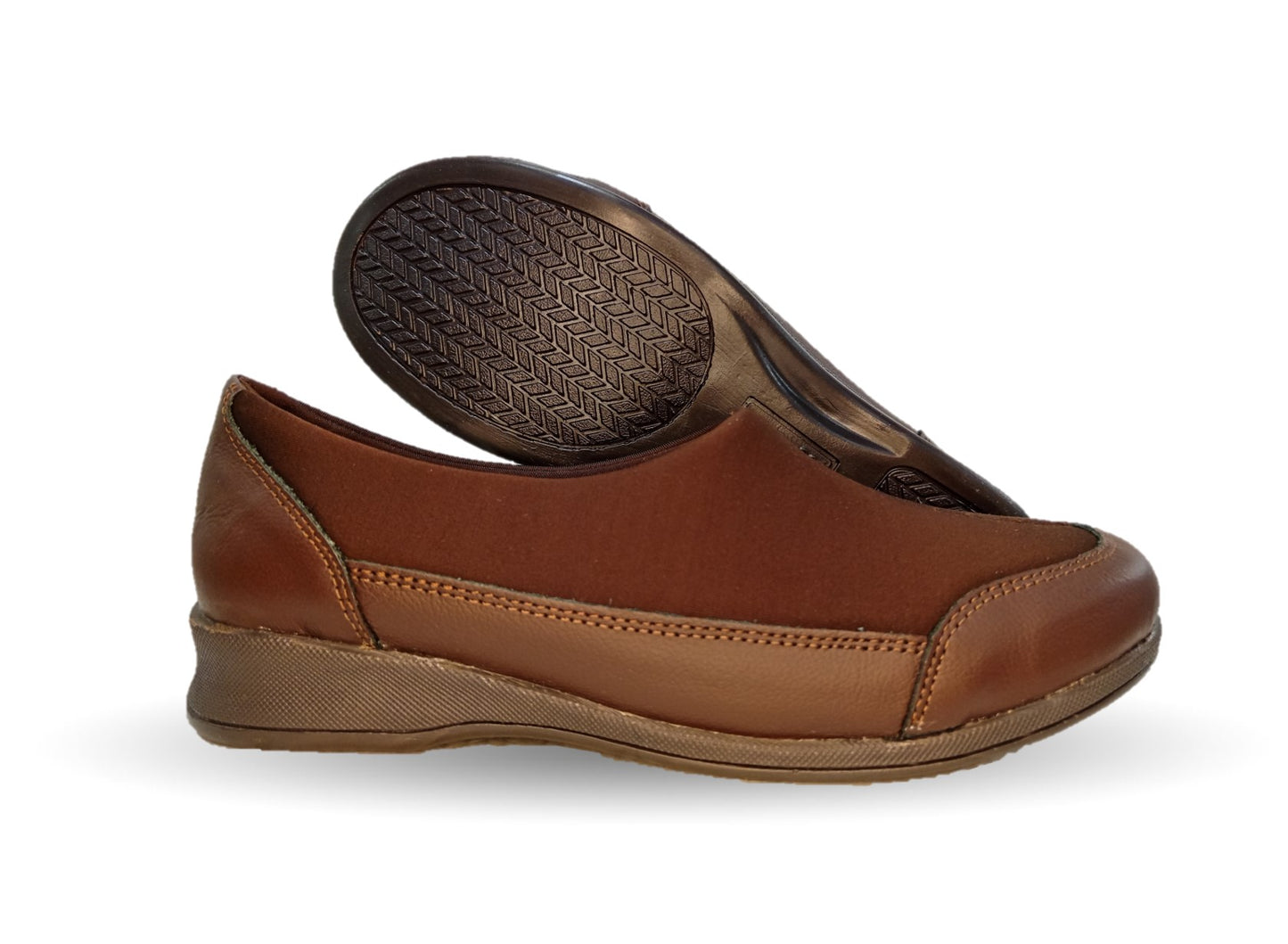 Zapato de Confort y Casual de piel con licra Hannia 410 Café para mujer