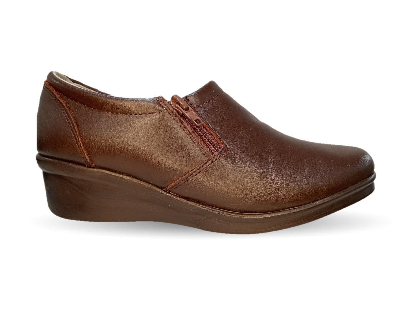 Zapato de Confort y Casual de piel con cuña mediana Hannia 640 Café para mujer