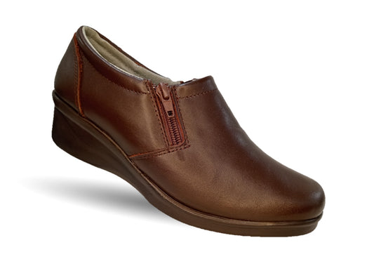 Zapato de Confort y Casual de piel con cuña mediana Hannia 640 Café para mujer