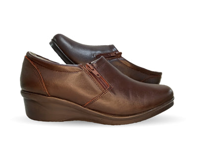 Zapato de Confort y Casual de piel con cuña mediana Hannia 640 Café para mujer