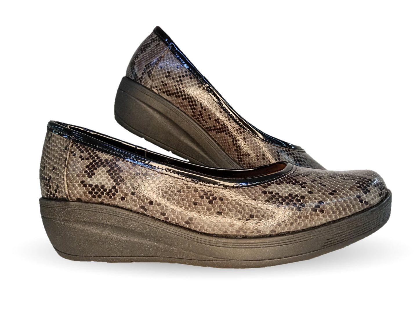 Zapato de Confort y Casual de piel de ternera con suela extra ligera Pullman 720 Culebra Carbón para mujer