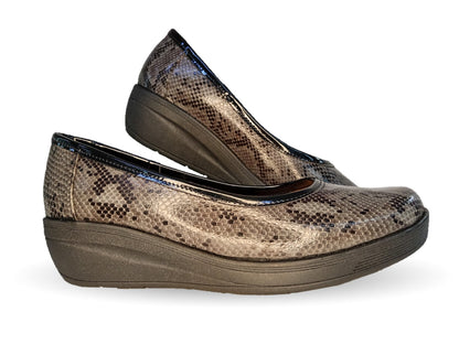 Zapato de Confort y Casual de piel de ternera con suela extra ligera Pullman 720 Culebra Carbón para mujer