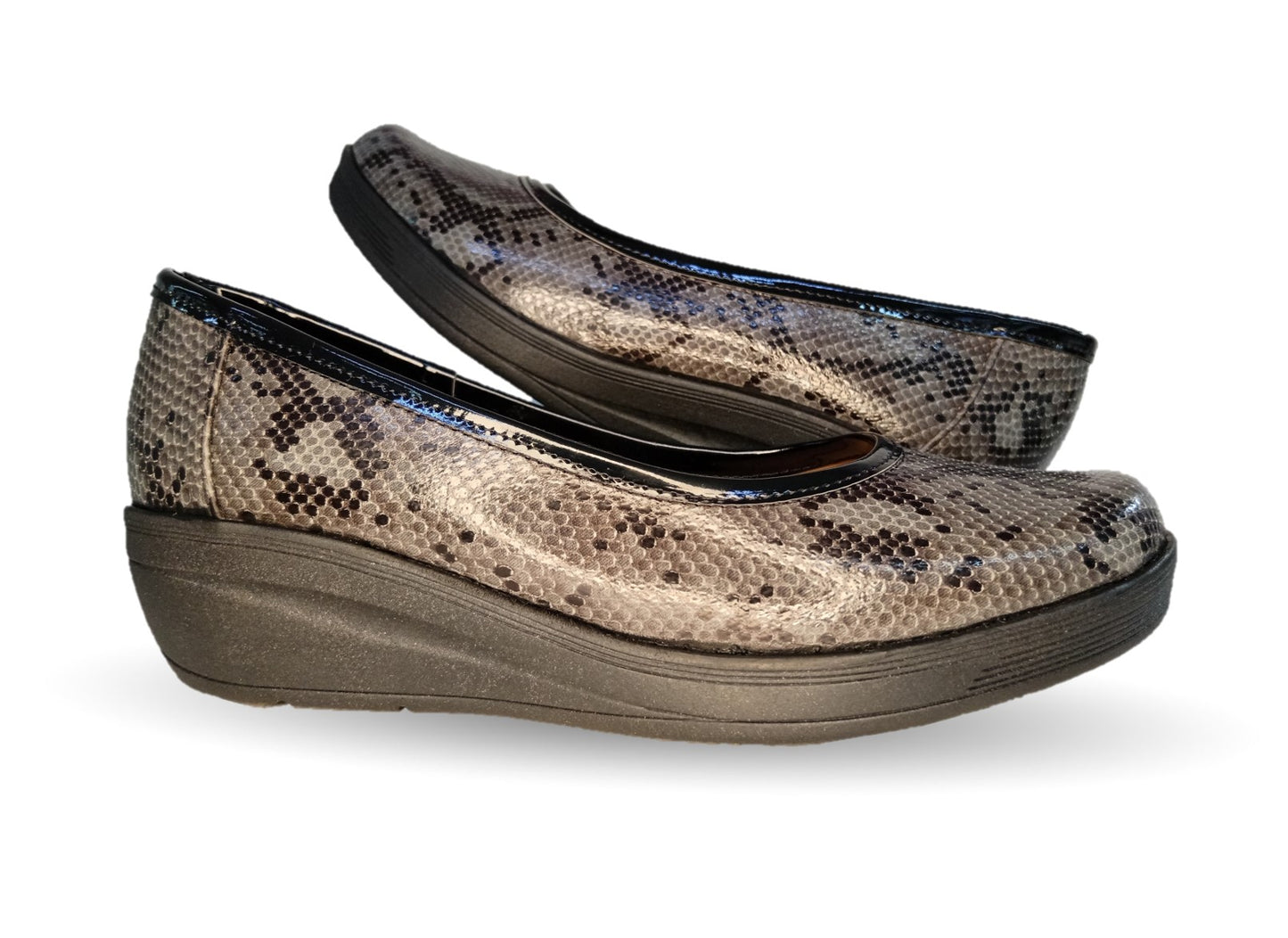 Zapato de Confort y Casual de piel de ternera con suela extra ligera Pullman 720 Culebra Carbón para mujer