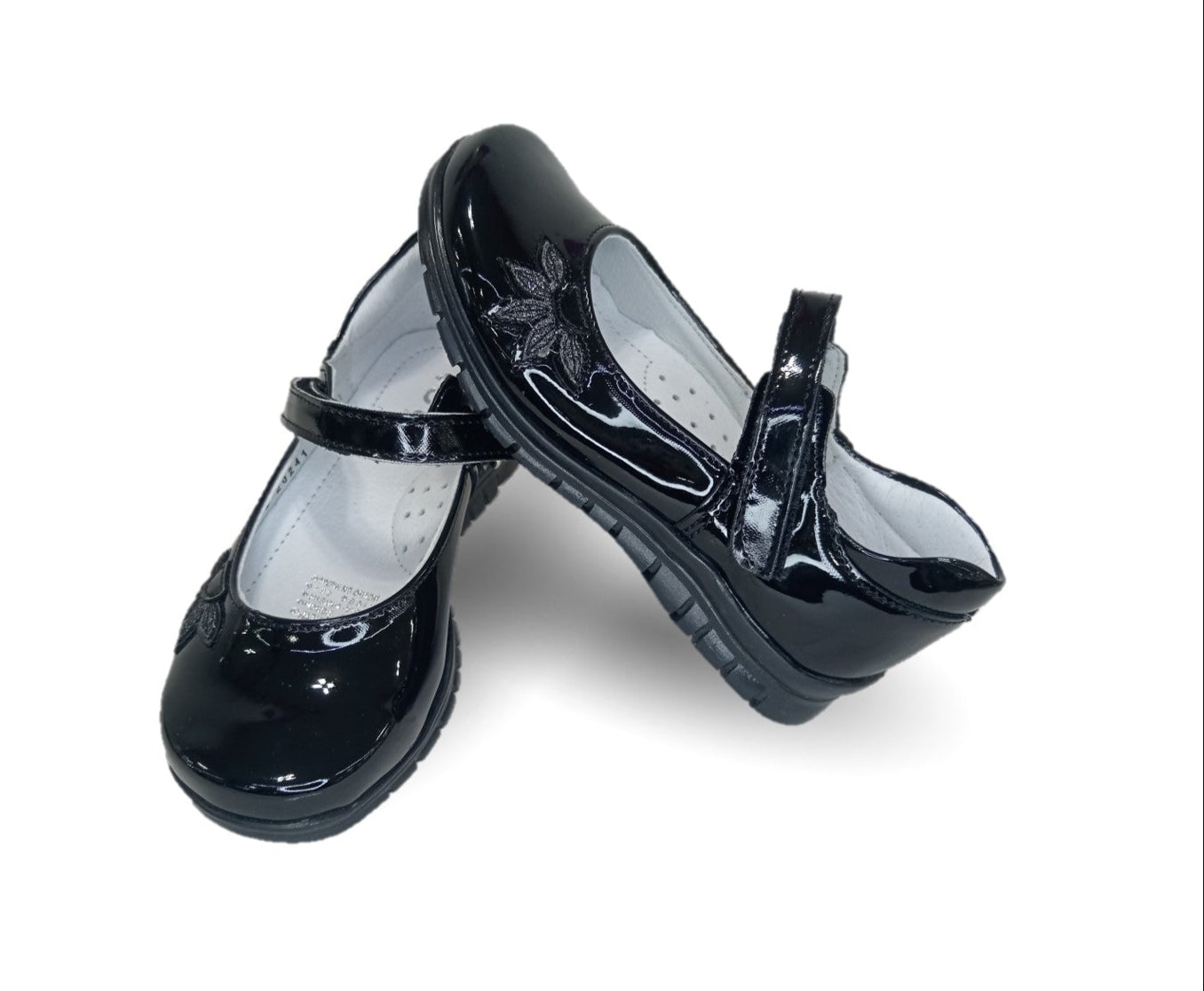 Zapato Escolar y Casual de piel con contactel Yuyin 20241 Charol Negro para niña